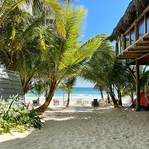 Chavez Eco Beach Camping And Campeggio